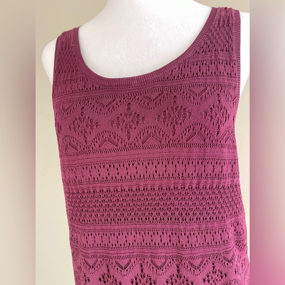 White House Black Market Cabernet Fringe Hem Tank - Picture 2 of 8